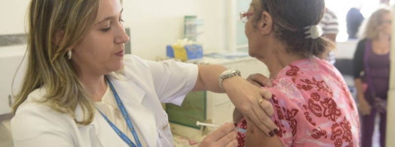 Mineiros têm 23 dias para vacinar contra gripe nos postos de saúde